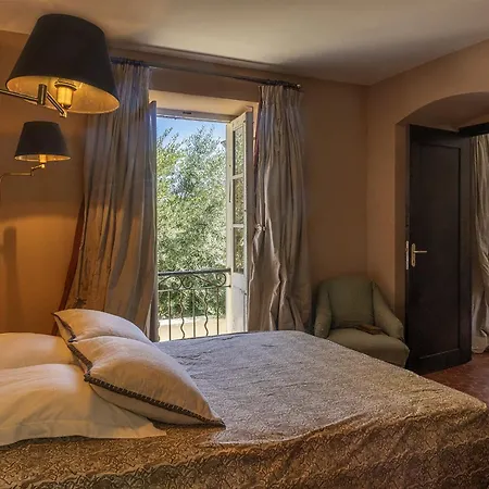 Les Roses Villa Brando